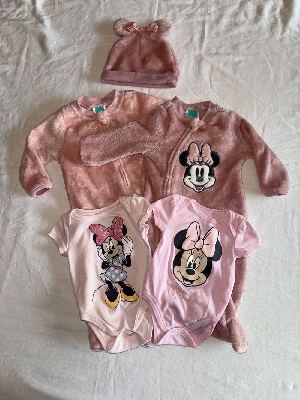 Minnie Mouse footies / sleepers and bodysuit Disney Baby lot | 3-6 months